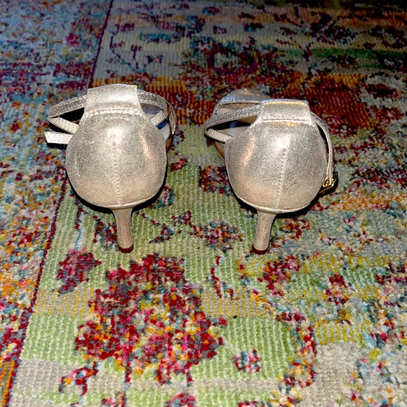 EUC David’s Bridal rose gold neutral heels    size 7.5 - Picture 3 of 5